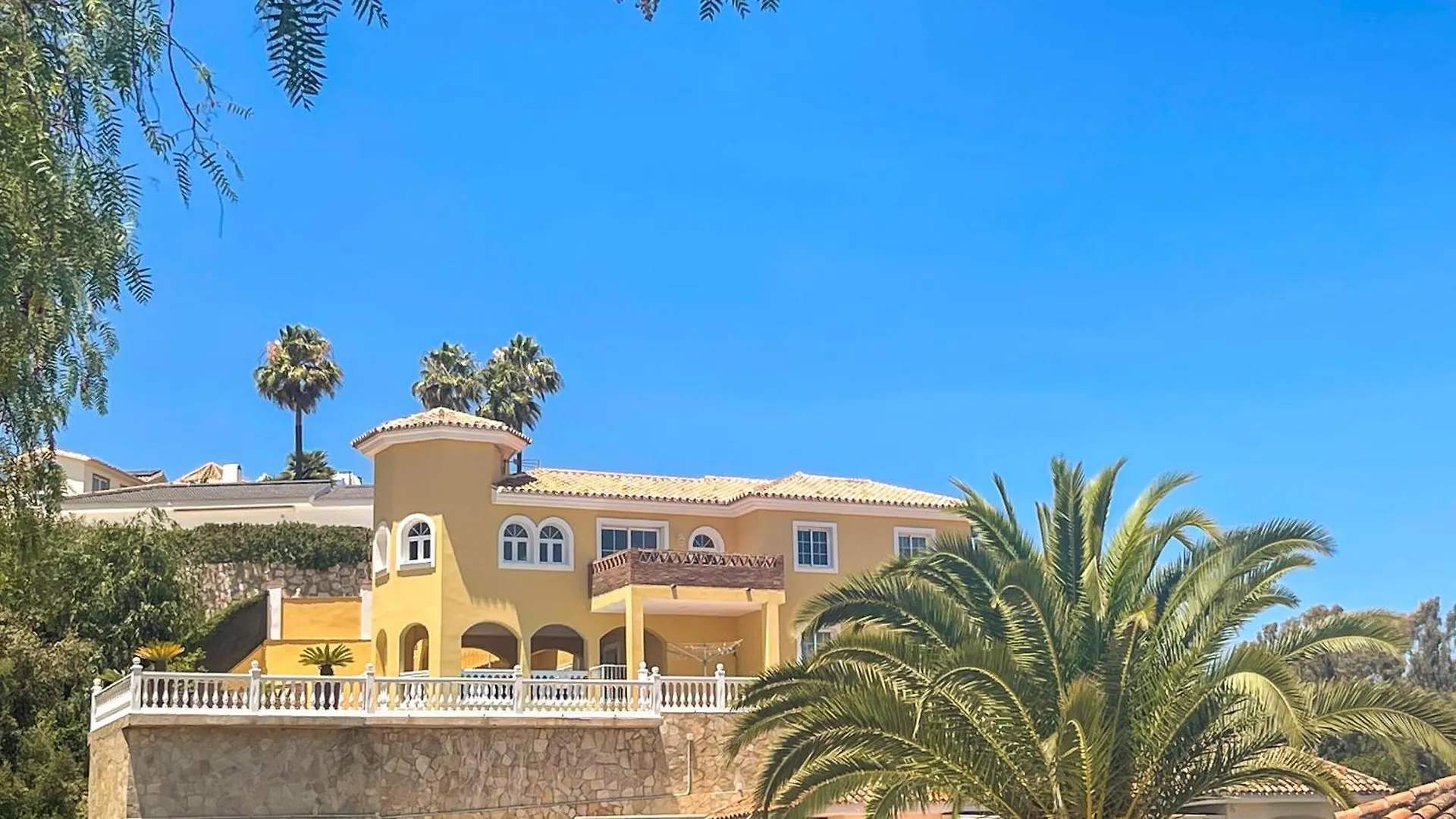108-Villa, 2 Minutes Walk To The Beach, Heated Pool Malaga 0*,  Spain