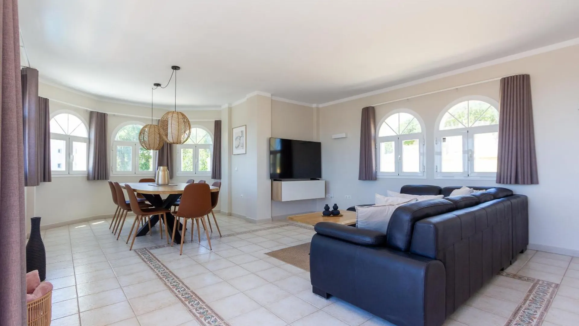 108-Villa, 2 Minutes Walk To The Beach, Heated Pool Malaga