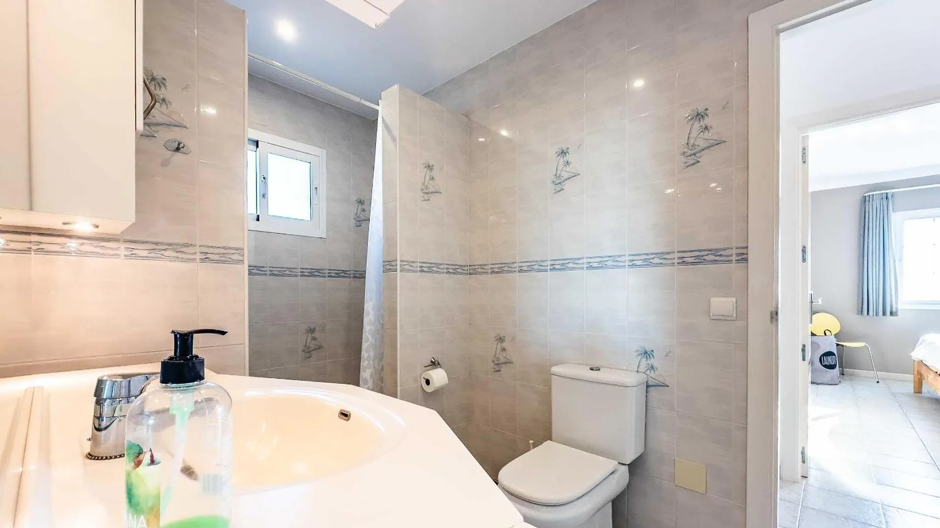108-Villa, 2 Minutes Walk To The Beach, Heated Pool Malaga Villa