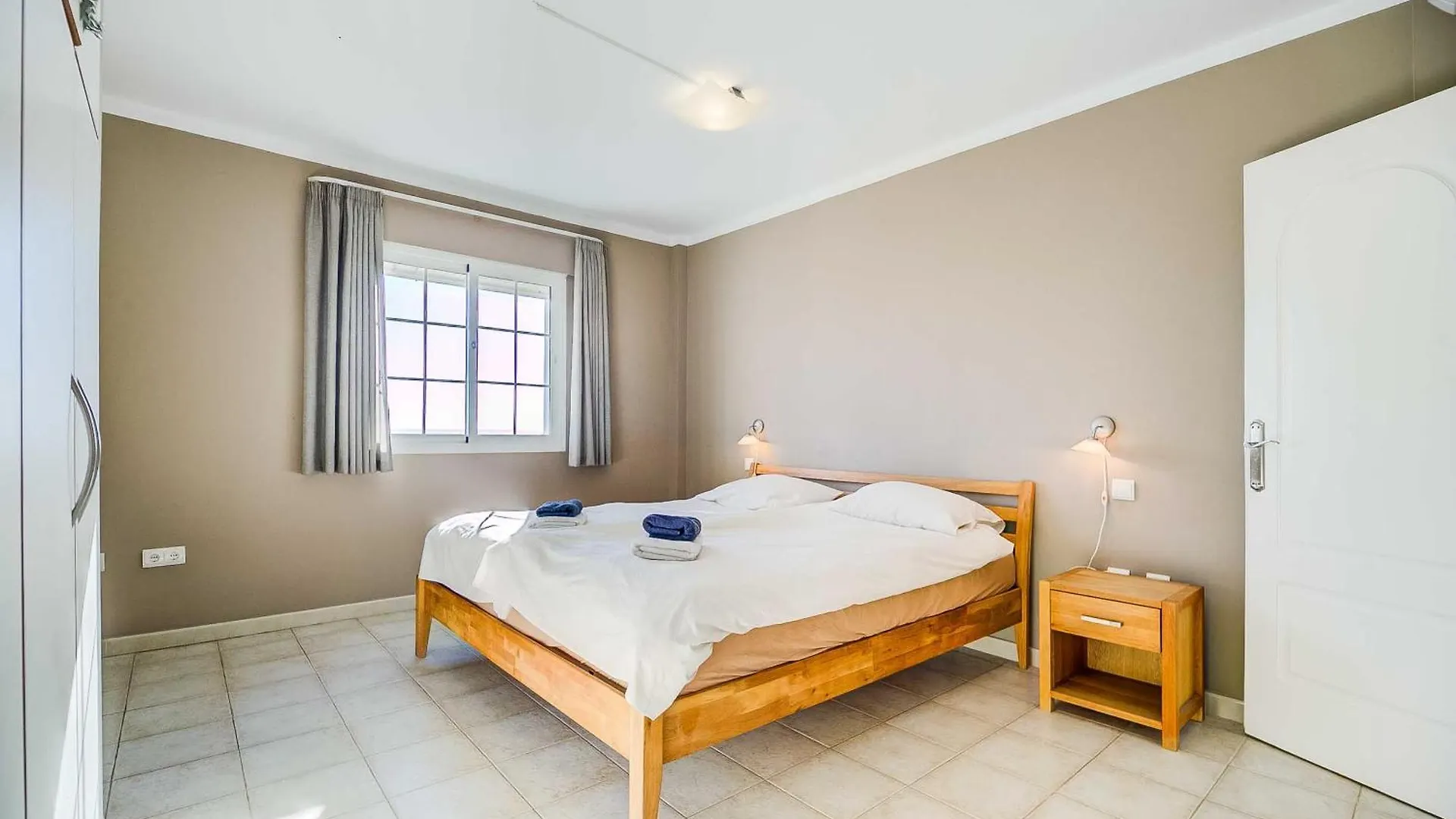 108-Villa, 2 Minutes Walk To The Beach, Heated Pool Malaga