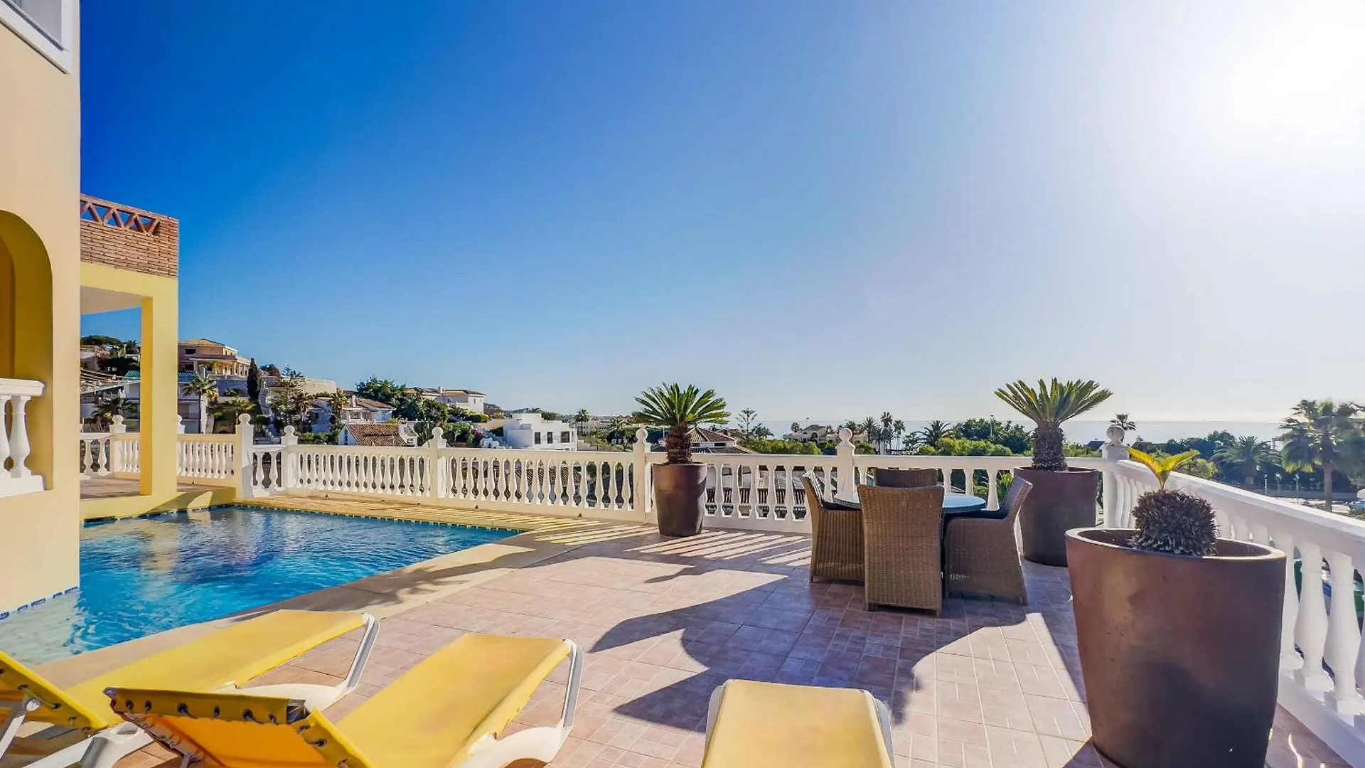 108-Villa, 2 Minutes Walk To The Beach, Heated Pool Malaga Spain
