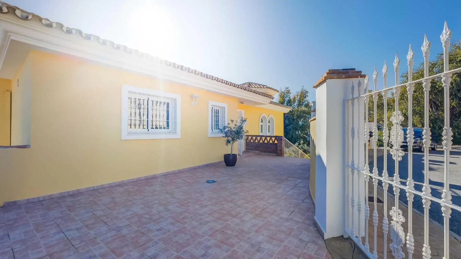 108-Villa, 2 Minutes Walk To The Beach, Heated Pool Malaga