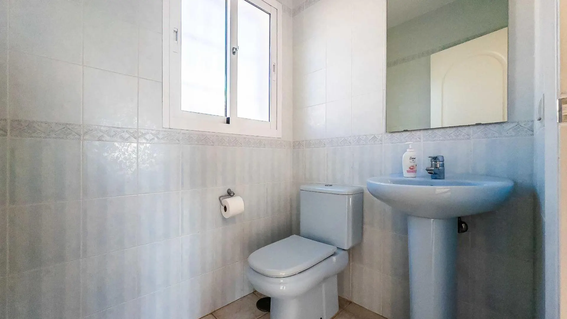 108-Villa, 2 Minutes Walk To The Beach, Heated Pool Malaga