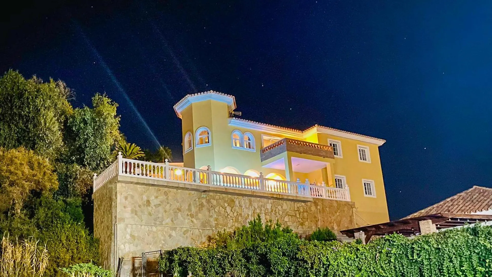 Villa 108-Villa, 2 Minutes Walk To The Beach, Heated Pool Malaga